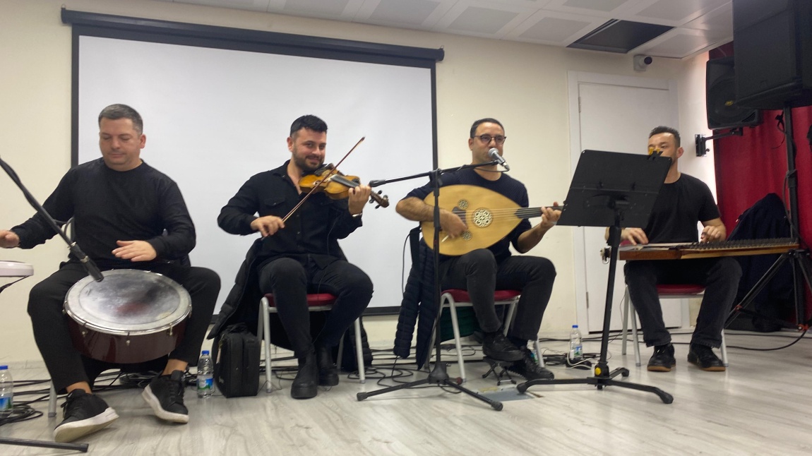 ÖĞRENCİLERİMİZ TÜRK SANAT MÜZİĞİ KONSERİNE KATILDILAR